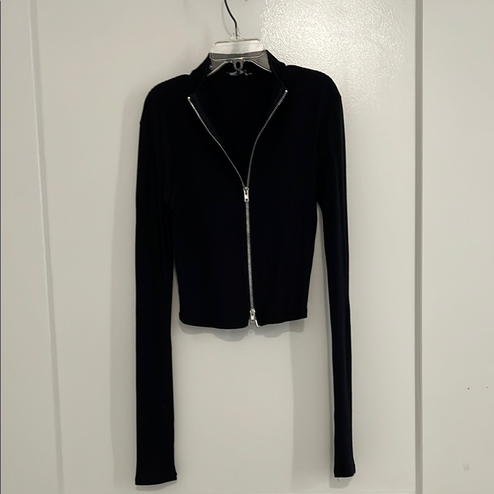 Fashion Nova Black Zip-Up Crop Top